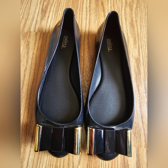 Melissa Black Flats with Gold Bow Accent Size 9 - Picture 1 of 9